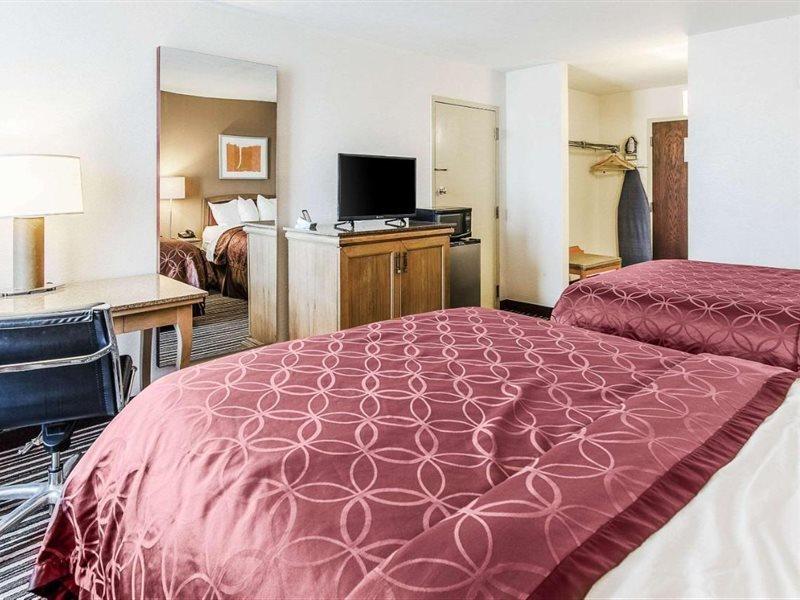 Econo Lodge Inn & Suites Norton Ngoại thất bức ảnh