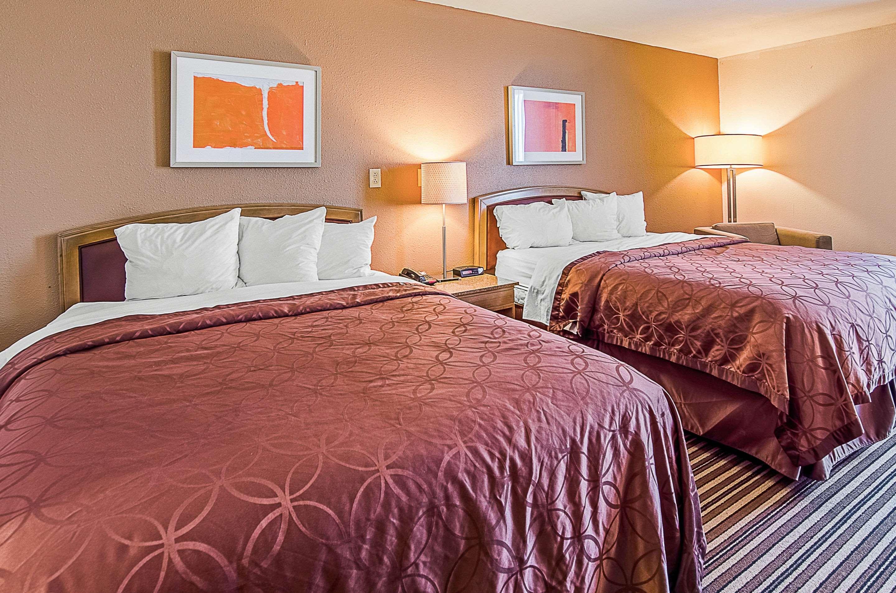 Econo Lodge Inn & Suites Norton Ngoại thất bức ảnh