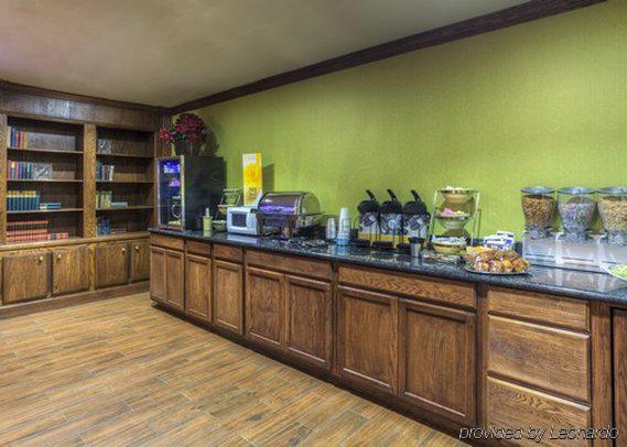 Econo Lodge Inn & Suites Norton Ngoại thất bức ảnh