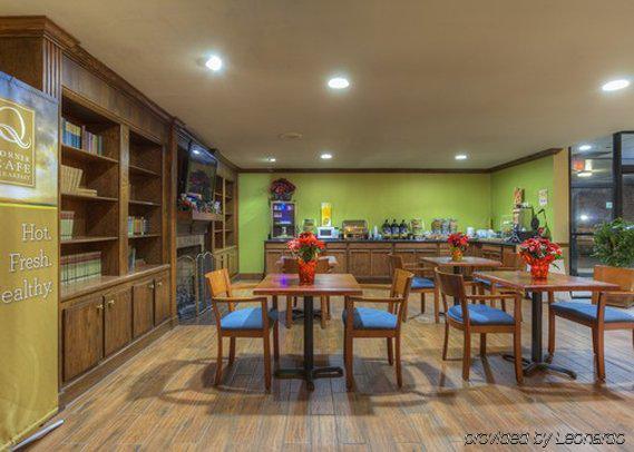 Econo Lodge Inn & Suites Norton Ngoại thất bức ảnh