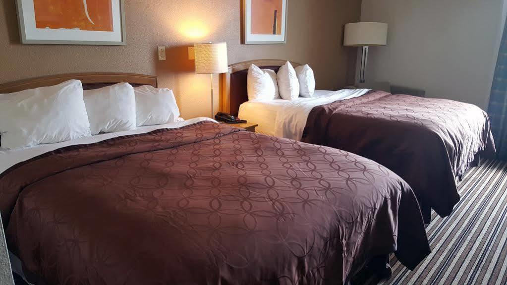 Econo Lodge Inn & Suites Norton Ngoại thất bức ảnh